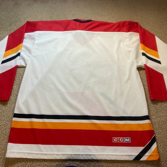 Vintage CCM Calgary Flames Mens Large L Sewn White Hockey Jersey - Picture 9 of 11